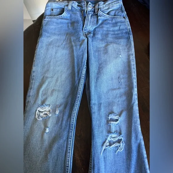 Levi's Women's Classic Blue Straight Jeans - Picture 2 of 2